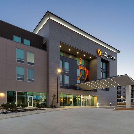 La Quinta Inn & Suites By Wyndham San Antonio At The Rim エクステリア 写真