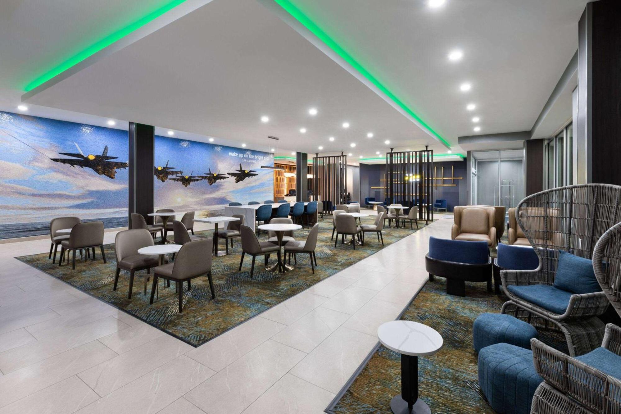 La Quinta Inn & Suites By Wyndham San Antonio At The Rim エクステリア 写真